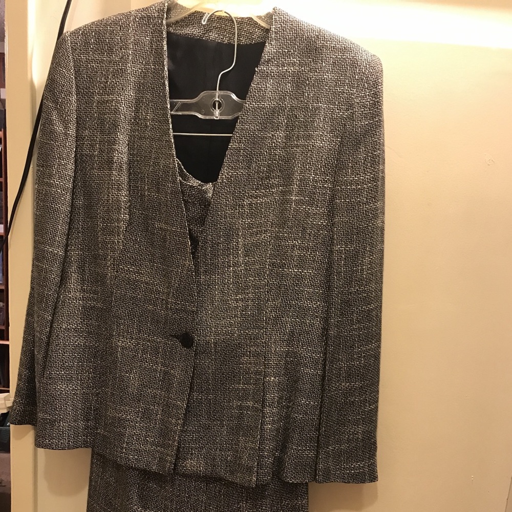Michelle Stuart size 8 suit.